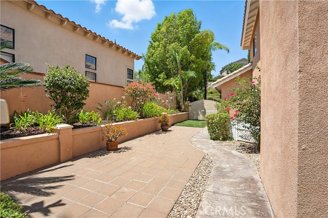 51 Corte Madera, Lake Elsinore CA: https://media.crmls.org/medias/8c2f2f3c-8a70-4fd3-bf8c-8dc4bb8289bc.jpg