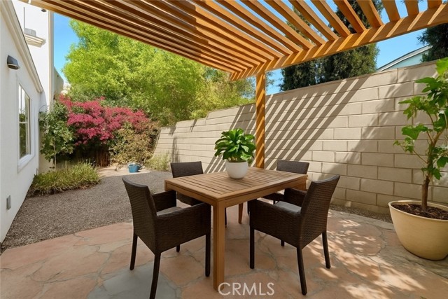 Detail Gallery Image 9 of 9 For 17755 Merridy, Northridge,  CA 91325 - 3 Beds | 2/1 Baths