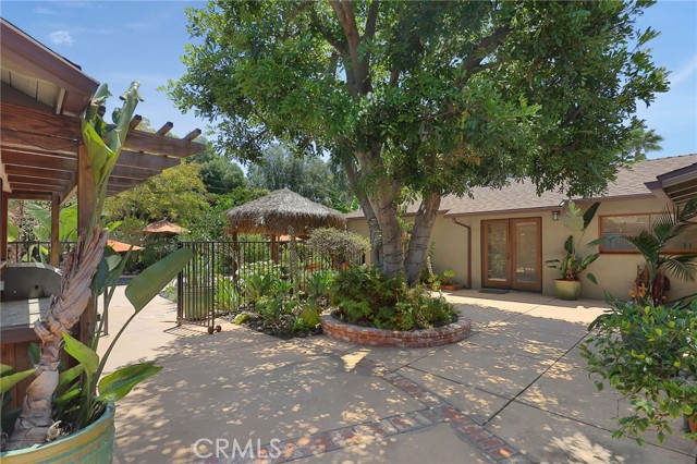 5866 Varna Avenue, Valley Glen CA: https://media.crmls.org/medias/8c3061c6-9ad6-4c14-9c69-1c1516c0d328.jpg