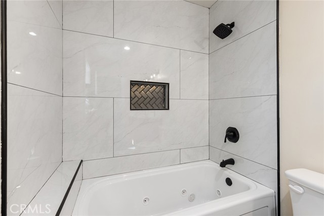 Detail Gallery Image 15 of 31 For 183 Moreno Lane, Sugarloaf,  CA 92386 - 3 Beds | 2 Baths