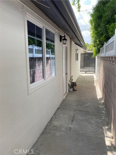 723 N Quince Avenue, Upland CA: https://media.crmls.org/medias/8c30eda7-d407-418e-a375-88927eed2dbf.jpg