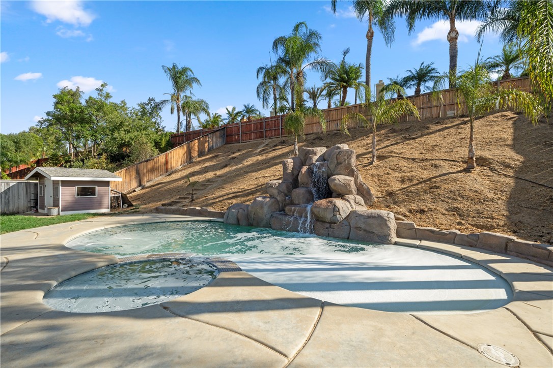 Detail Gallery Image 1 of 52 For 8809 Dahlia Dr, Corona,  CA 92883 - 4 Beds | 3 Baths