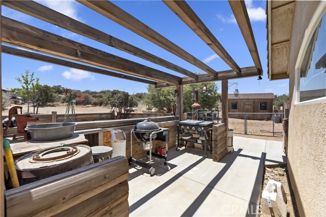 8328 Chateau Road, Phelan CA: https://media.crmls.org/medias/8c32c8d2-c2fe-4b41-b083-19d999657934.jpg