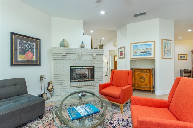 Detail Gallery Image 12 of 50 For 15535 Mallory Ct, Moorpark,  CA 93021 - 4 Beds | 2/1 Baths