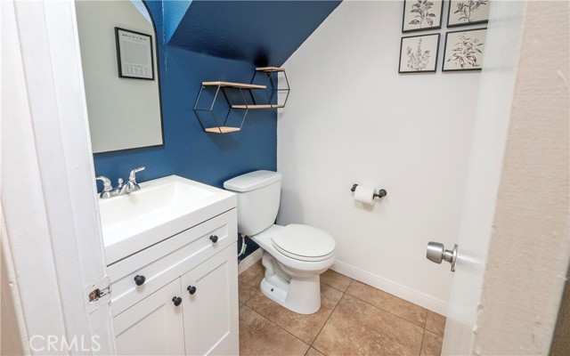 Detail Gallery Image 9 of 33 For 1408 N Elderberry Ave, Ontario,  CA 91762 - 3 Beds | 2/1 Baths