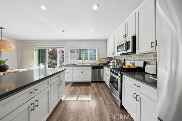 Detail Gallery Image 7 of 41 For 2048 Garden Ln, Costa Mesa,  CA 92627 - – Beds | – Baths