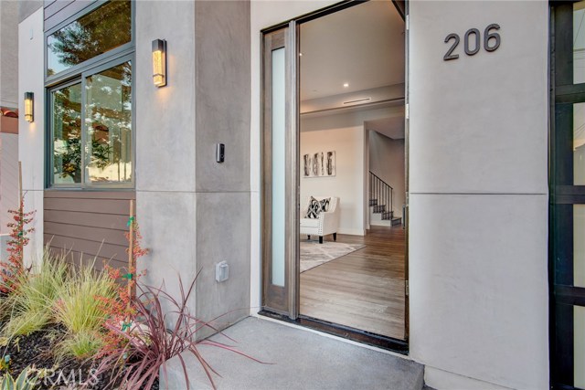 206 Juanita Avenue, Redondo Beach, California 90277, 4 Bedrooms Bedrooms, ,3 BathroomsBathrooms,Residential,Sold,Juanita,PV20030908