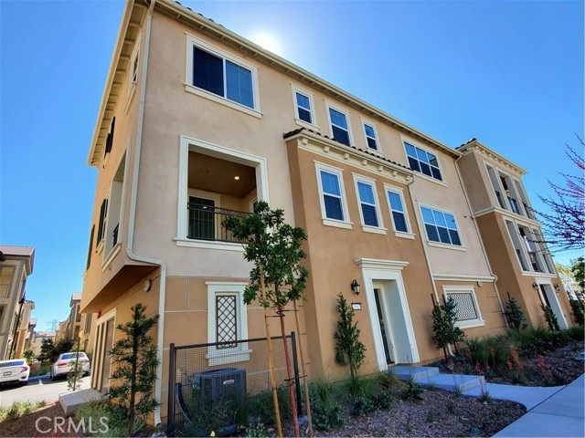 Detail Gallery Image 2 of 37 For 15967 Pilot Ave, Chino,  CA 91708 - 3 Beds | 2/1 Baths