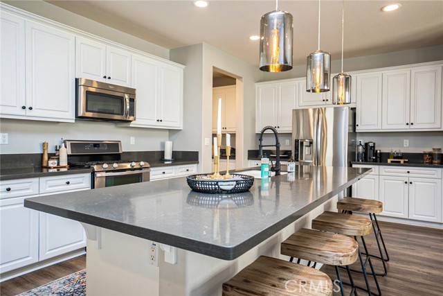 Detail Gallery Image 6 of 49 For 4788 Condor, Fontana,  CA 92336 - 3 Beds | 2/1 Baths