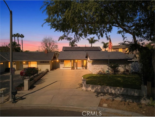 Detail Gallery Image 2 of 57 For 908 W Linden St., Ontario,  CA 91762 - 6 Beds | 3 Baths