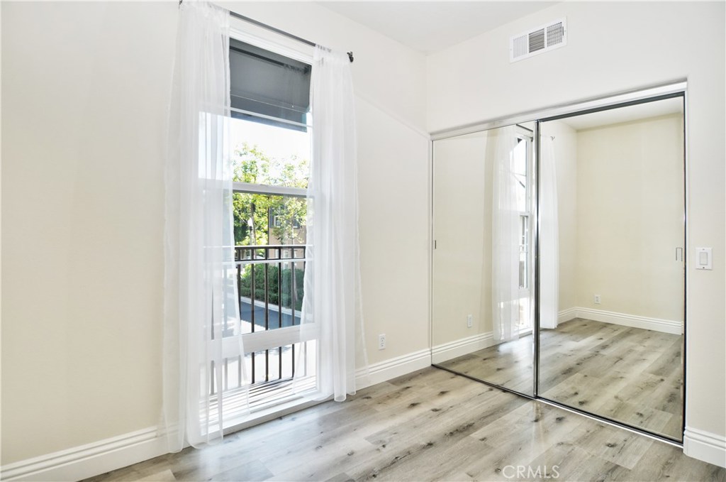 MLS #OC25261678 image #11