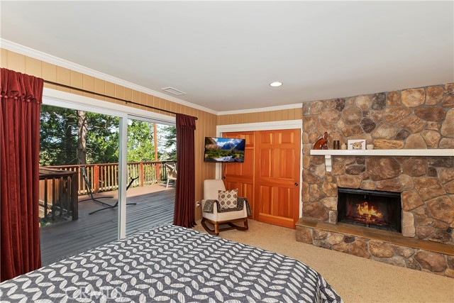 Detail Gallery Image 22 of 60 For 27276 Grizzly Ln, Lake Arrowhead,  CA 92352 - 4 Beds | 2 Baths