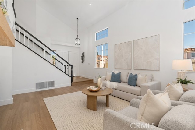 32 Comiso, Irvine CA: https://media.crmls.org/medias/8c375566-1473-40b6-b753-4afa1688cb8f.jpg