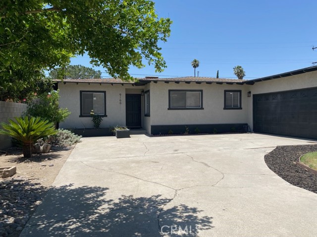 9166 Tamarind Ave., Fontana CA: https://media.crmls.org/medias/8c37b571-da66-452a-a137-9186ecceb7be.jpg