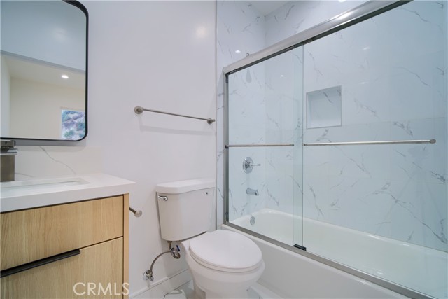 Detail Gallery Image 14 of 19 For 257 S Avenue 54 #1/4,  Los Angeles,  CA 90042 - 4 Beds | 4/1 Baths