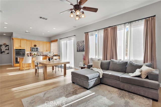 Detail Gallery Image 6 of 45 For 18977 Mono, Hesperia,  CA 92345 - 4 Beds | 2/1 Baths