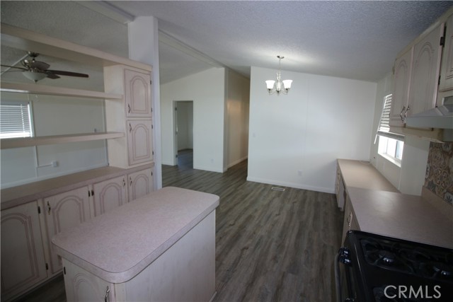 Detail Gallery Image 6 of 20 For 1456 Philadelphia #182,  Ontario,  CA 91761 - 3 Beds | 2 Baths