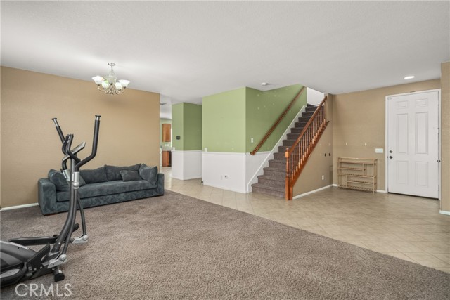 Detail Gallery Image 4 of 29 For 3401 Gemstone Ave, Rosamond,  CA 93560 - 5 Beds | 2/1 Baths