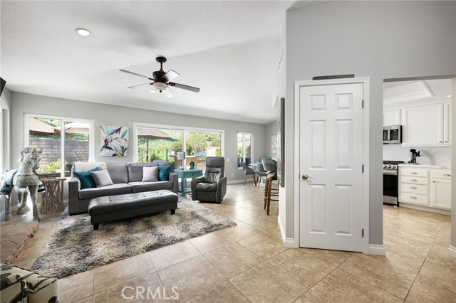 Detail Gallery Image 7 of 22 For 28855 Woodspring Cir, Lake Forest,  CA 92679 - 3 Beds | 2 Baths