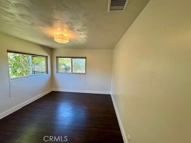1415 Via Vallarta, Riverside CA: https://media.crmls.org/medias/8c39e9ce-d547-4ec5-880a-a6765188ff81.jpg