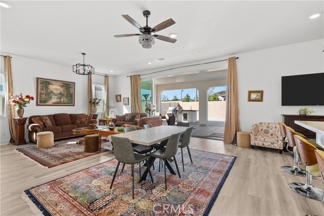 Detail Gallery Image 13 of 51 For 24513 via Sendero, Valencia,  CA 91354 - 3 Beds | 3/1 Baths