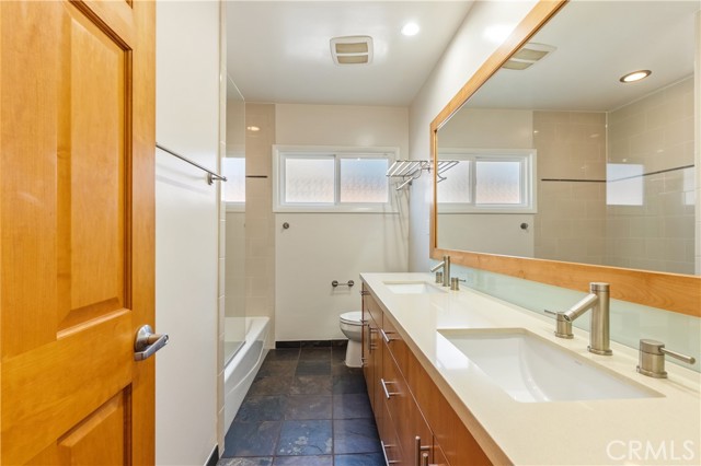 Detail Gallery Image 29 of 47 For 828 Stevely, Long Beach,  CA 90815 - 4 Beds | 2 Baths