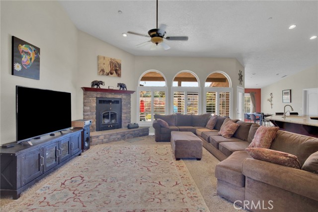 Detail Gallery Image 11 of 56 For 4965 Sunnyslope Rd, Phelan,  CA 92371 - 5 Beds | 3 Baths