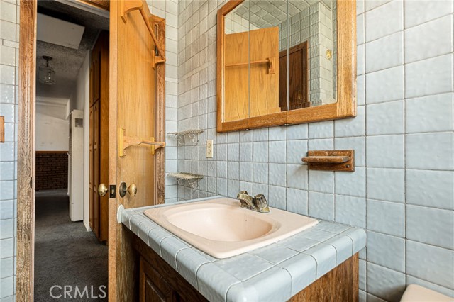 3061 W Oregon Street, Rialto CA: https://media.crmls.org/medias/8c3d813f-d077-4b61-bca8-6551cba07f36.jpg