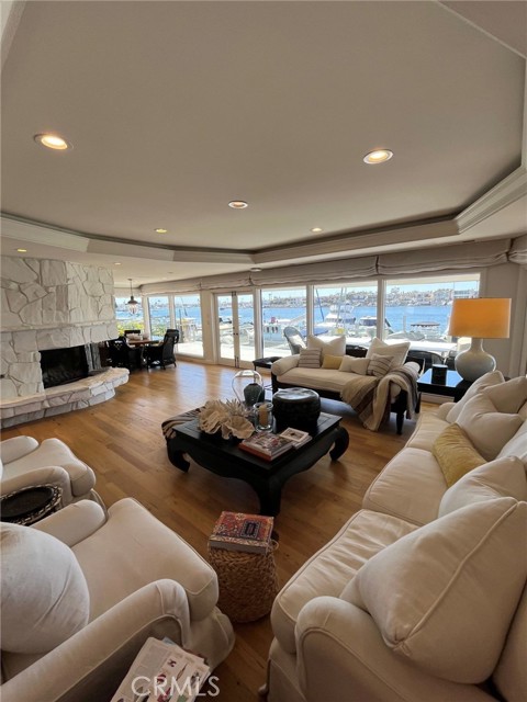 2636 Bayshore Drive, Newport Beach CA: https://media.crmls.org/medias/8c3e3faf-11a4-4909-8e75-c11672be4a5d.jpg