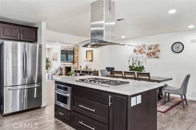 11131 Alburtis Avenue, Norwalk CA: https://media.crmls.org/medias/8c3eabe7-81f7-4b49-a99d-07e0499f85f8.jpg
