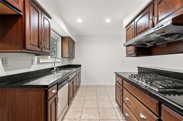 Detail Gallery Image 16 of 44 For 572 E Ghent St, San Dimas,  CA 91773 - 3 Beds | 2 Baths