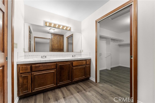 Detail Gallery Image 14 of 44 For 6367 Arrowhead Lake Rd, Hesperia,  CA 92345 - 6 Beds | 4 Baths