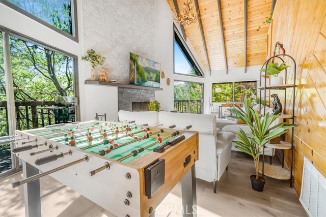 Detail Gallery Image 11 of 50 For 695 Grass Valley Rd, Lake Arrowhead,  CA 92352 - 3 Beds | 2 Baths