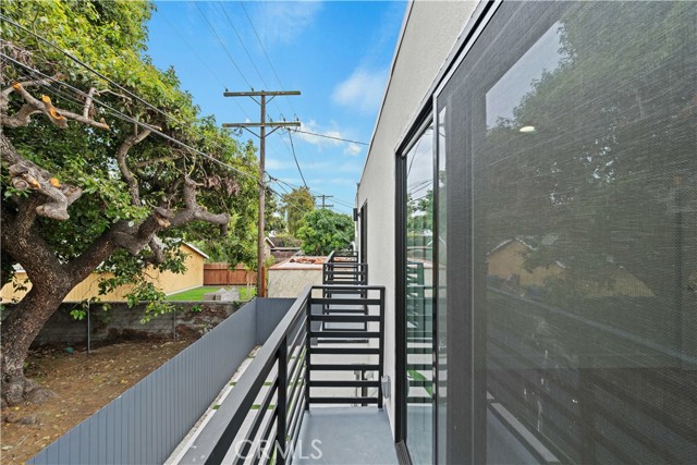 Detail Gallery Image 29 of 36 For 2922 12th Ave, Los Angeles,  CA 90018 - 4 Beds | 4 Baths