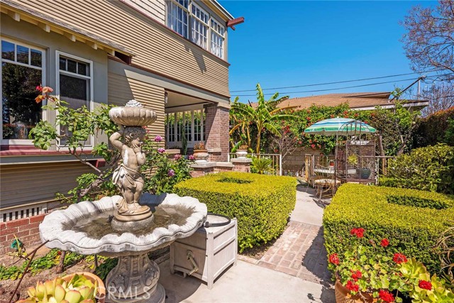Detail Gallery Image 5 of 56 For 302 Orizaba Avenue, Long Beach,  CA 90814 - 6 Beds | 5 Baths