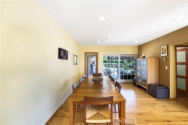 Detail Gallery Image 32 of 56 For 10707 Rochester, Los Angeles,  CA 90024 - 3 Beds | 3 Baths