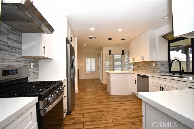 Detail Gallery Image 6 of 34 For 16715 Arroyo Park Dr, Moreno Valley,  CA 92551 - 4 Beds | 2/1 Baths