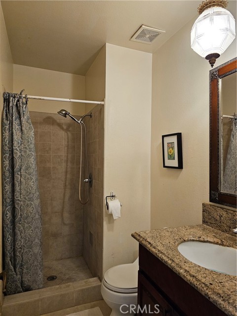 Detail Gallery Image 32 of 69 For 1711 Grismer Ave #52,  Burbank,  CA 91504 - 3 Beds | 3 Baths