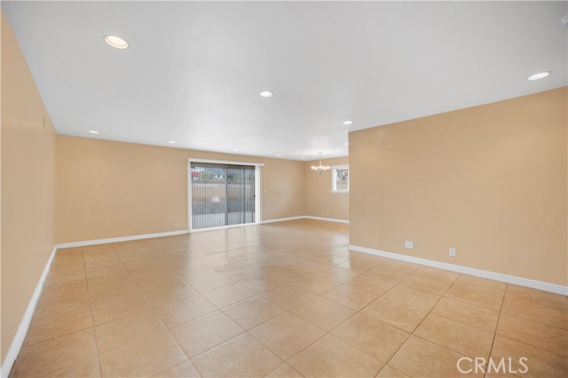 16924 Belforest Drive, Carson CA: https://media.crmls.org/medias/8c433987-f70c-485a-b29c-bc97b217ab0b.jpg