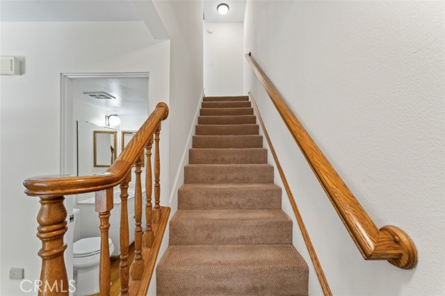 Detail Gallery Image 6 of 11 For 6232 Nita Ave #1/2,  Woodland Hills,  CA 91367 - 2 Beds | 2/1 Baths