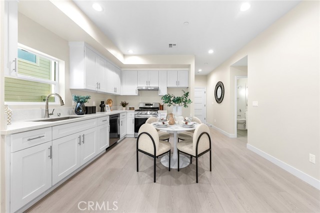 Detail Gallery Image 16 of 60 For 640 W Grand Ave, Pomona,  CA 91766 - 4 Beds | 3 Baths