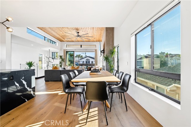 171 Savona Walk, Long Beach CA: https://media.crmls.org/medias/8c45060c-b5bb-4c80-bb7d-e4ffdfb7daa1.jpg