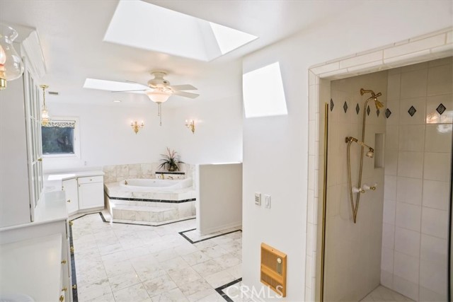 Detail Gallery Image 20 of 34 For 19201 Castlebay Ln, Porter Ranch,  CA 91326 - 3 Beds | 3 Baths