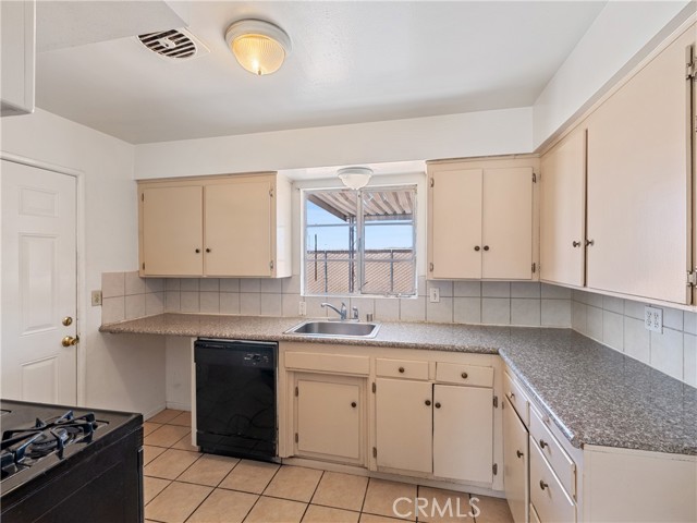 Detail Gallery Image 8 of 25 For 811 Keith St, Barstow,  CA 92311 - 3 Beds | 2 Baths