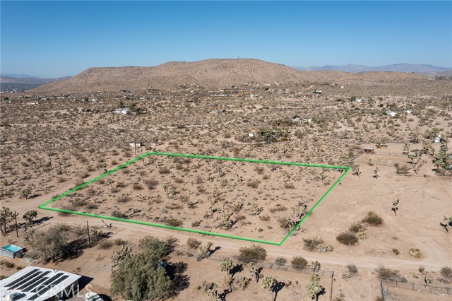 5292 Marvin Drive, Yucca Valley CA: https://media.crmls.org/medias/8c456f0a-4b00-4311-8305-5219c7324c29.jpg