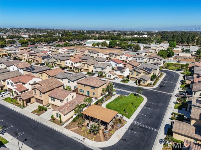825 Sweetbay Lane, Los Angeles CA: https://media.crmls.org/medias/8c45b621-3fc6-4590-a0a7-755c7ac17f80.jpg