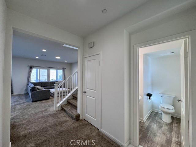 https://media.crmls.org/medias/8c463561-87b9-4080-882e-89957e799bc6.jpg?preset=X-Large
