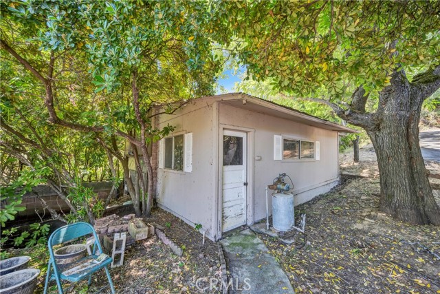 11990 North Drive, Clearlake CA: https://media.crmls.org/medias/8c466d00-688a-4c6d-b165-51955c3be7e9.jpg