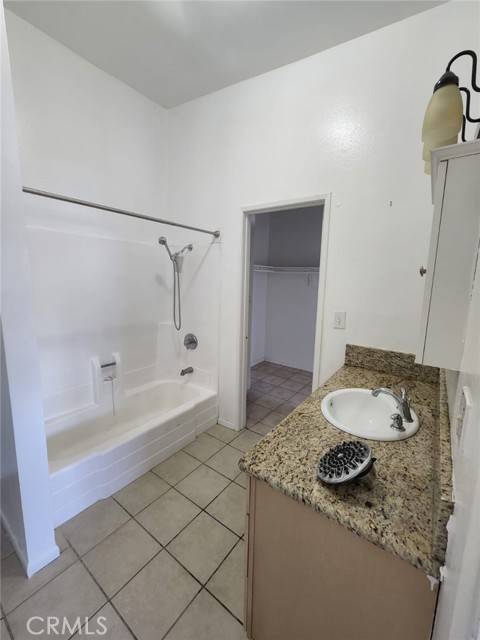 Detail Gallery Image 3 of 7 For 2061 Las Vegas Ave #8,  Pomona,  CA 91767 - 2 Beds | 1 Baths