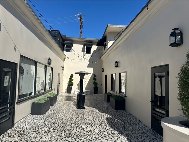 Detail Gallery Image 2 of 26 For 3734 E Coast Highway, Corona Del Mar,  CA 92625 - 1 Beds | 1 Baths